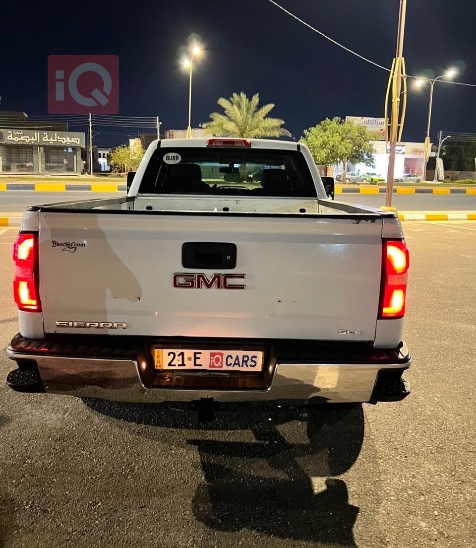 GMC Sierra